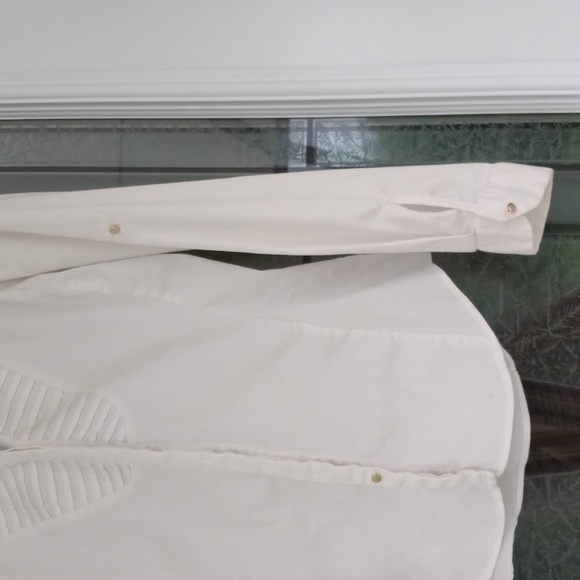 ZaraBasic Morocco SizeM Long Sleeve Gold Accent + Concealed ButtonsWhite Blouse - Picture 6 of 10